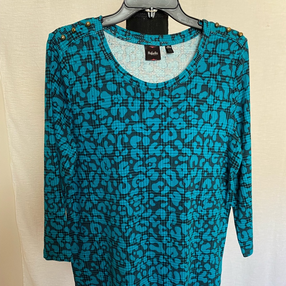 NWOT turquoise and black top